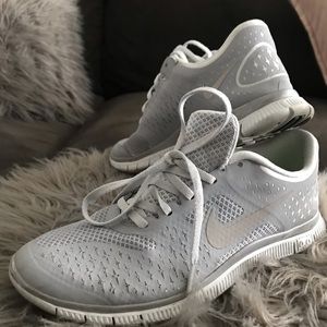 Used Women’s Nike running shoes